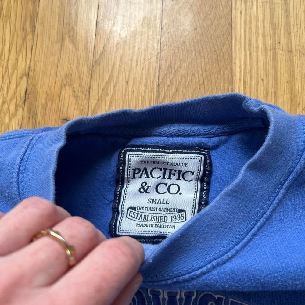 Yellowstone National Park Blue Crewneck Sweatshirt Women's Small 80% Cotton - Picture 4 of 8